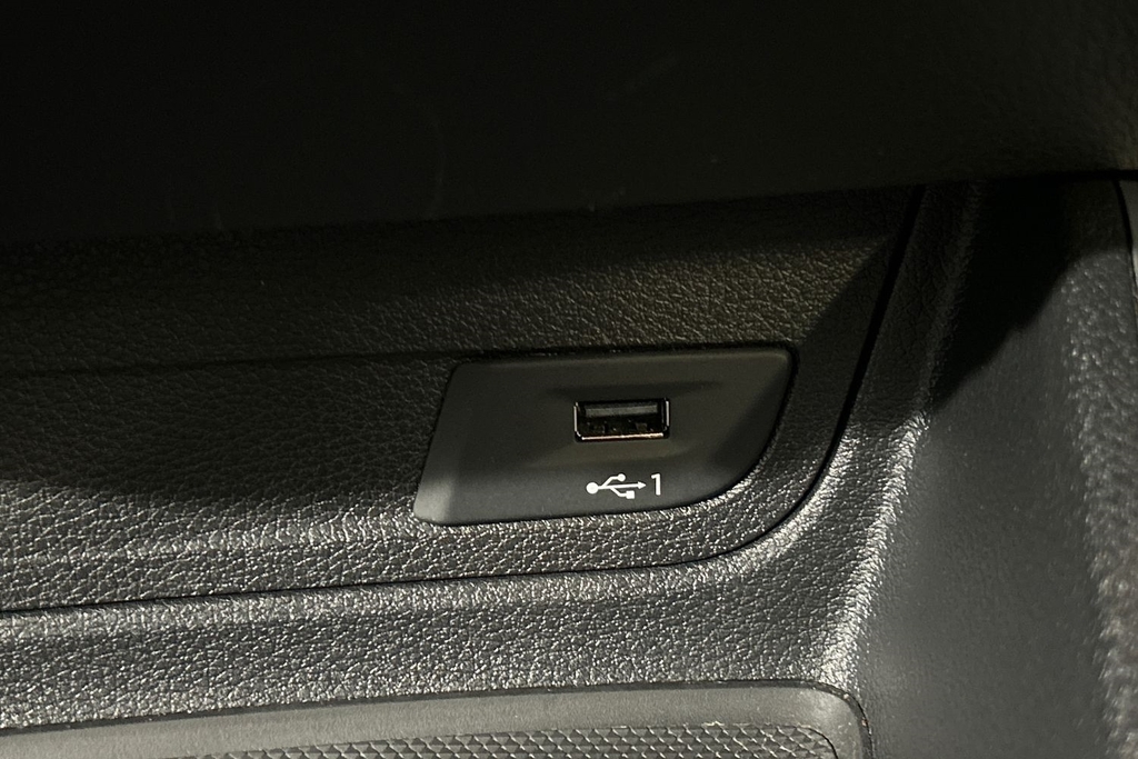 Audi Q2 Sport Black #21
