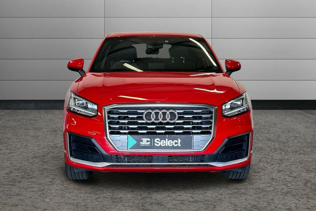 Audi Q2 Sport Black #8