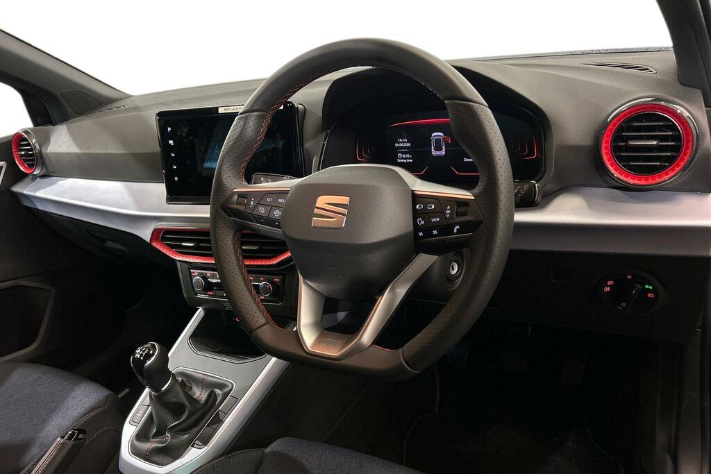 Seat Arona 1.0 Tsi 115 Fr Black #6