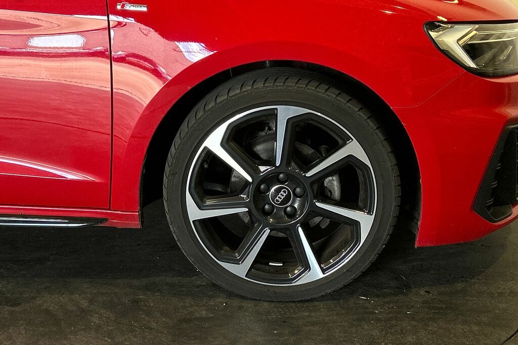 Audi A1 Black Edition 30 Tfsi 116 Ps 6-Speed SW24NTL Red #5