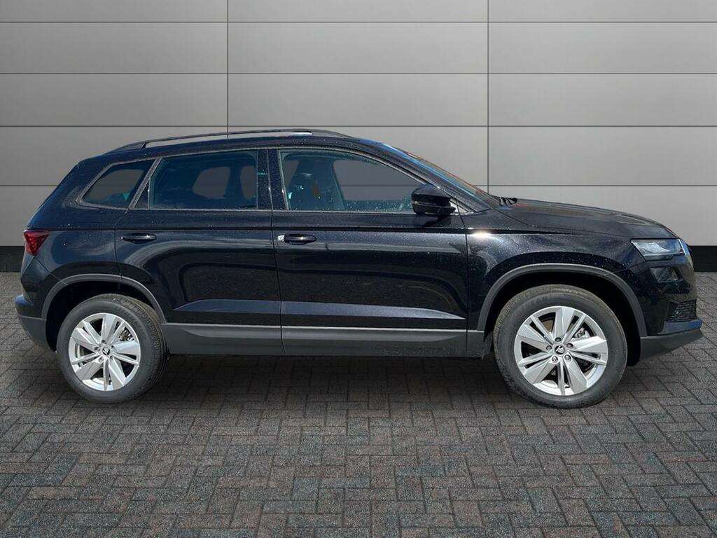 Skoda Karoq 1.5 Tsi 150Ps Se Edition Black #4