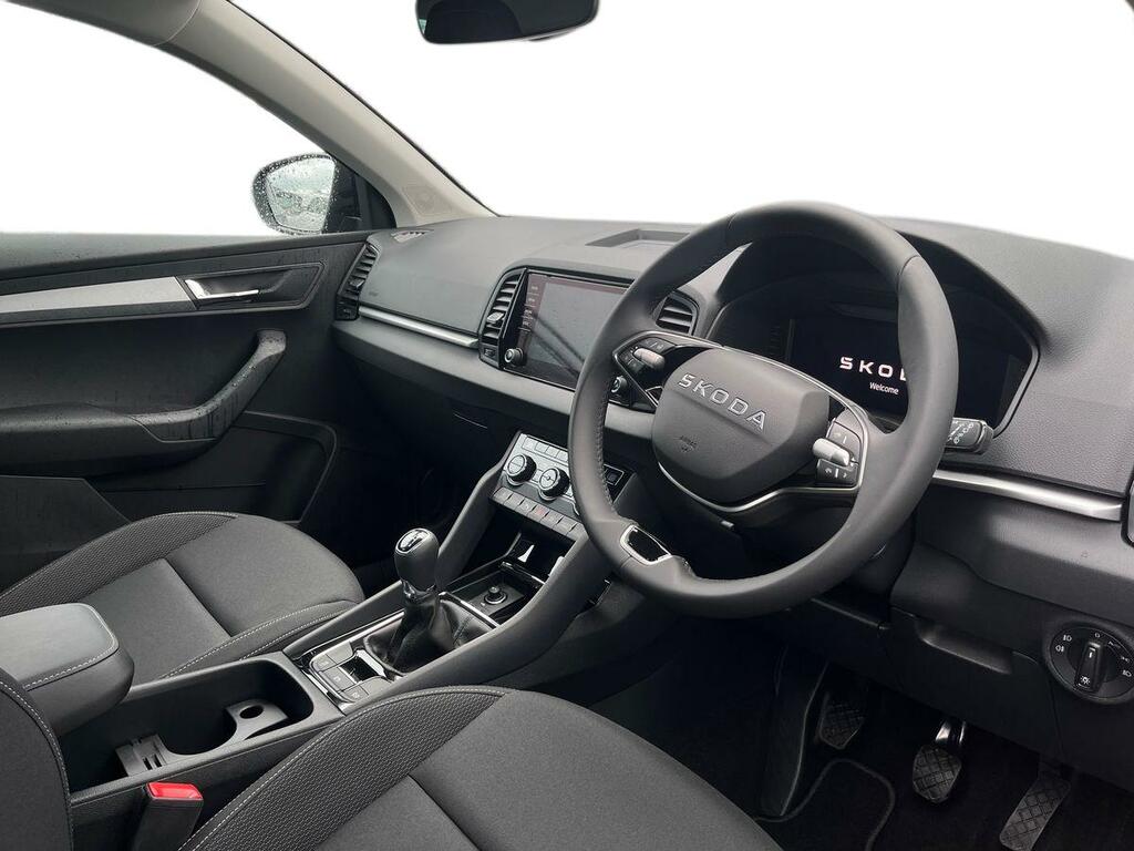 Skoda Karoq 1.5 Tsi 150Ps Se Edition Black #6