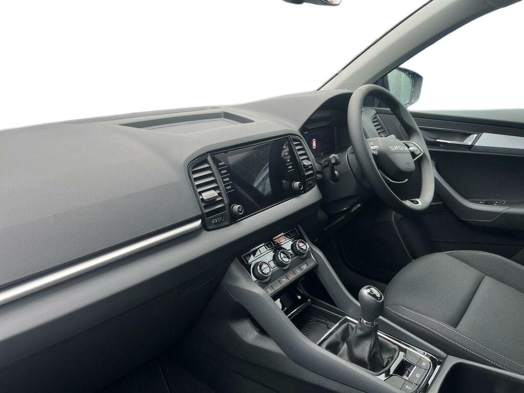 Skoda Karoq 1.5 Tsi 150Ps Se Edition Black #2