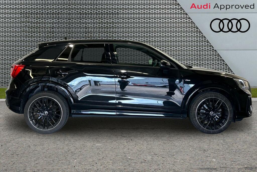 Audi Q2 Black Edition 35 Tfsi 150 Ps 6-Speed Black #4
