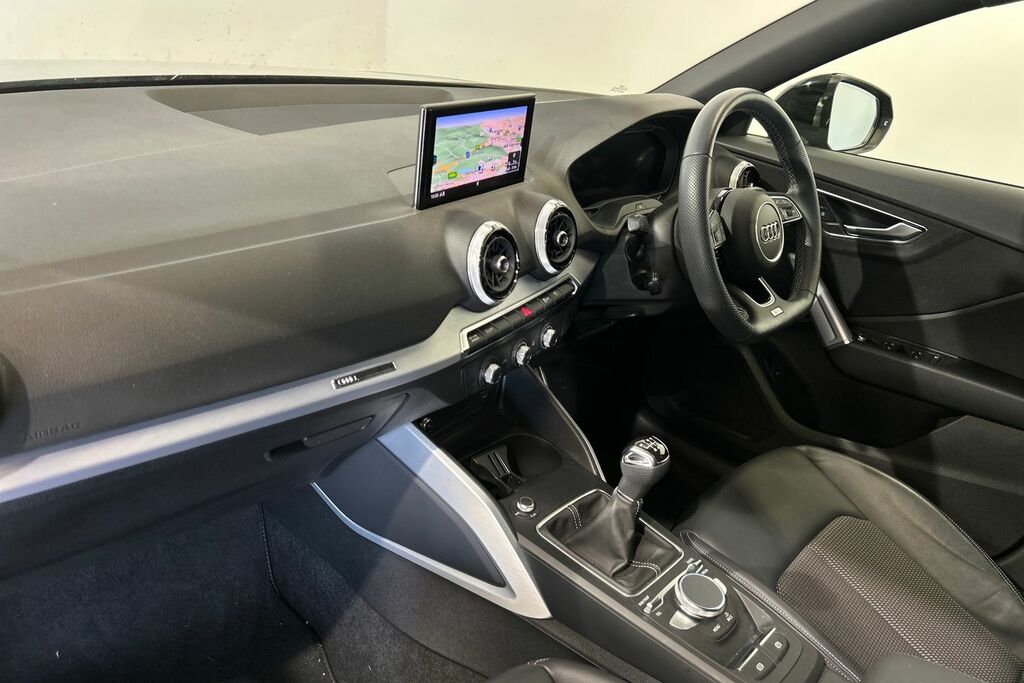 Audi Q2 Black Edition 35 Tfsi 150 Ps 6-Speed Black #2