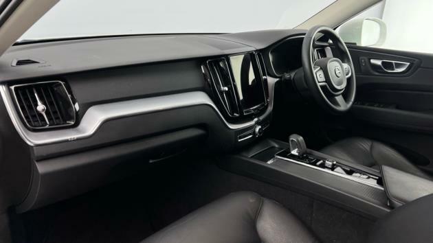 Volvo XC60 Momentum, B5 Mild Hybrid BU22FUP White #6