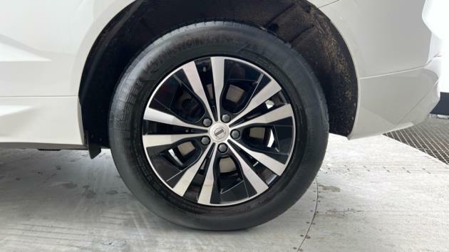 Volvo XC60 Momentum, B5 Mild Hybrid BU22FUP White #4