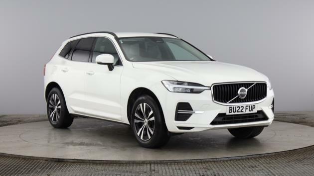 Volvo XC60 Momentum, B5 Mild Hybrid White