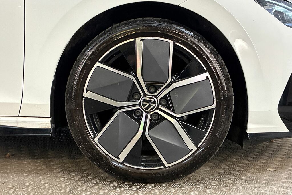 Volkswagen Golf 1.5 Etsi 150 Black Edition Dsg AK25RPZ White #5