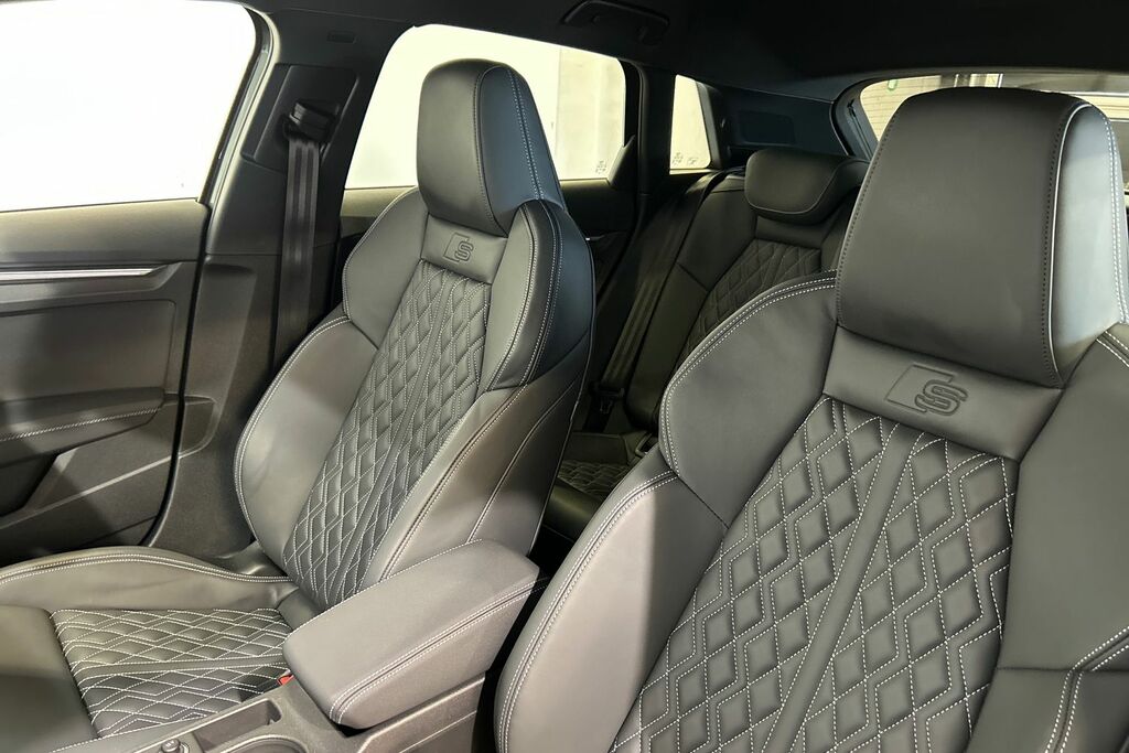 Audi S3 2L Black Edition Blue #16