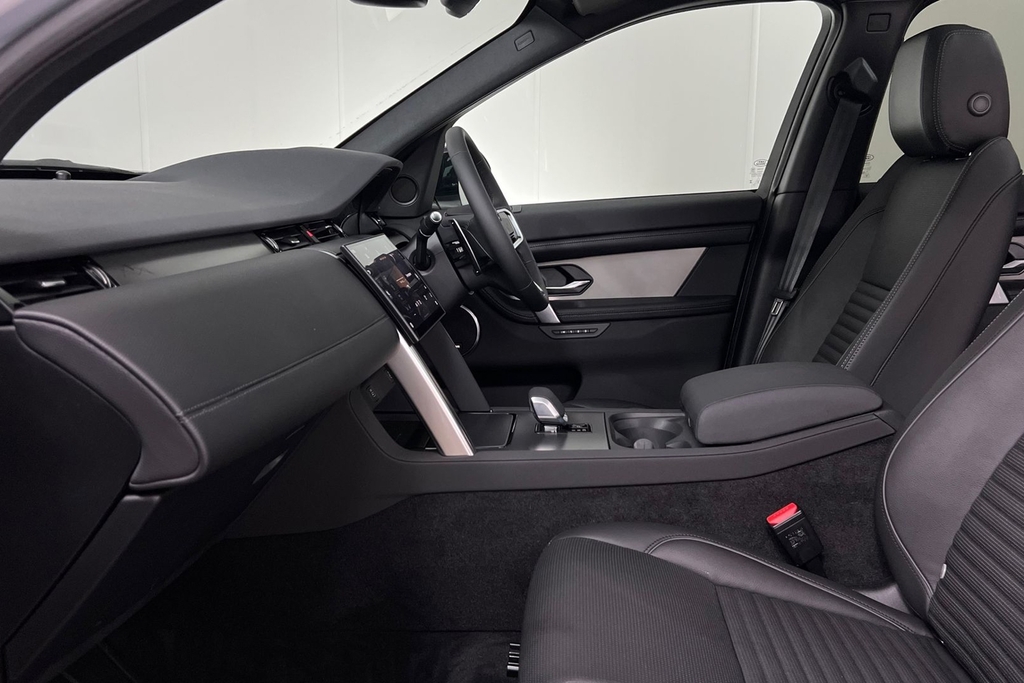 Land Rover Discovery Sport D200 Landmark Silver #3