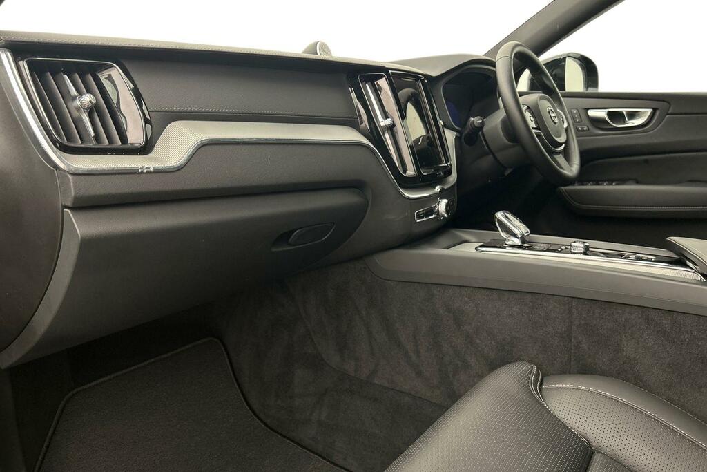 Volvo XC60 Black Edition Ultra, B5 Awd Mild Hybrid, Black #2