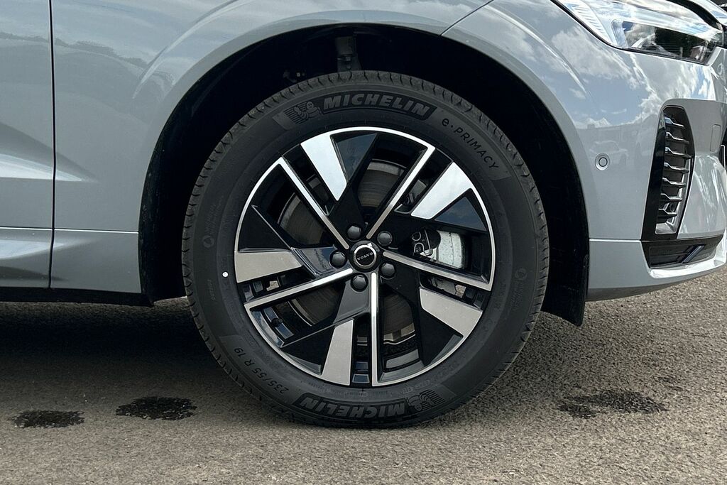 Volvo XC60 2.0 B5p Plus Dark Awd Geartronic Grey #5