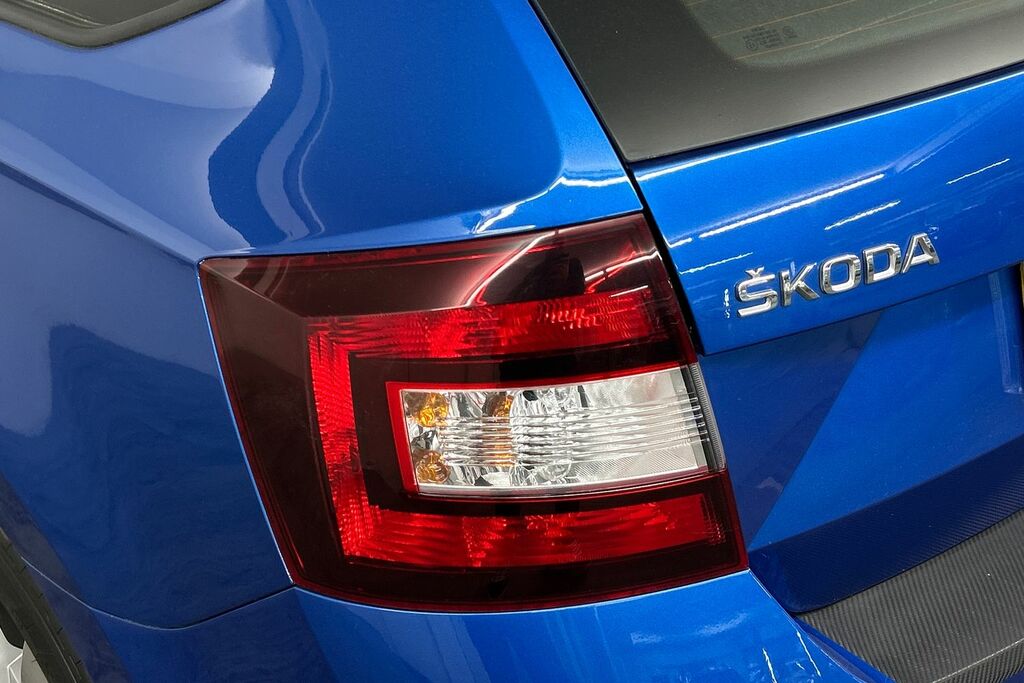Skoda Rapid Spaceback Spaceback Se Sport Tsi Red #19