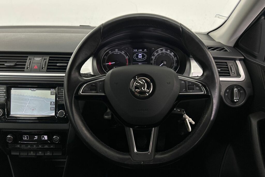 Skoda Rapid Spaceback Spaceback Se Sport Tsi Red #13