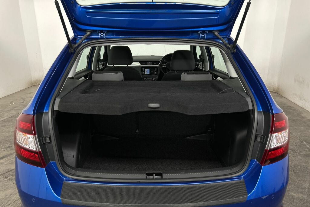 Skoda Rapid Spaceback Spaceback Se Sport Tsi Red #11