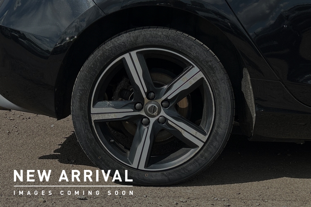 Volvo V40 T3 R-design Black #5