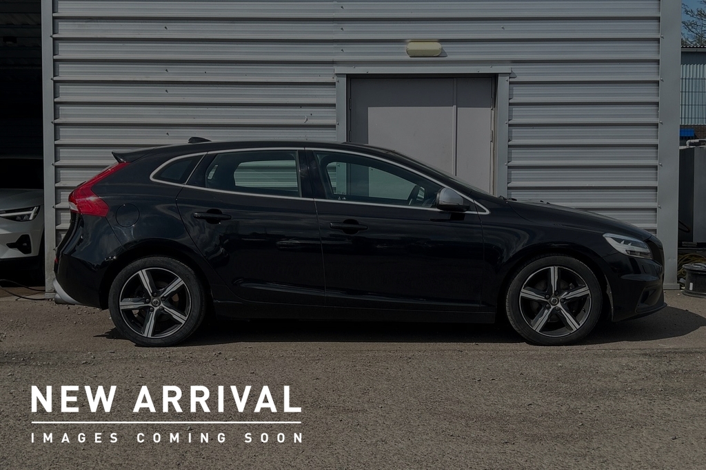 Volvo V40 T3 R-design Black #4