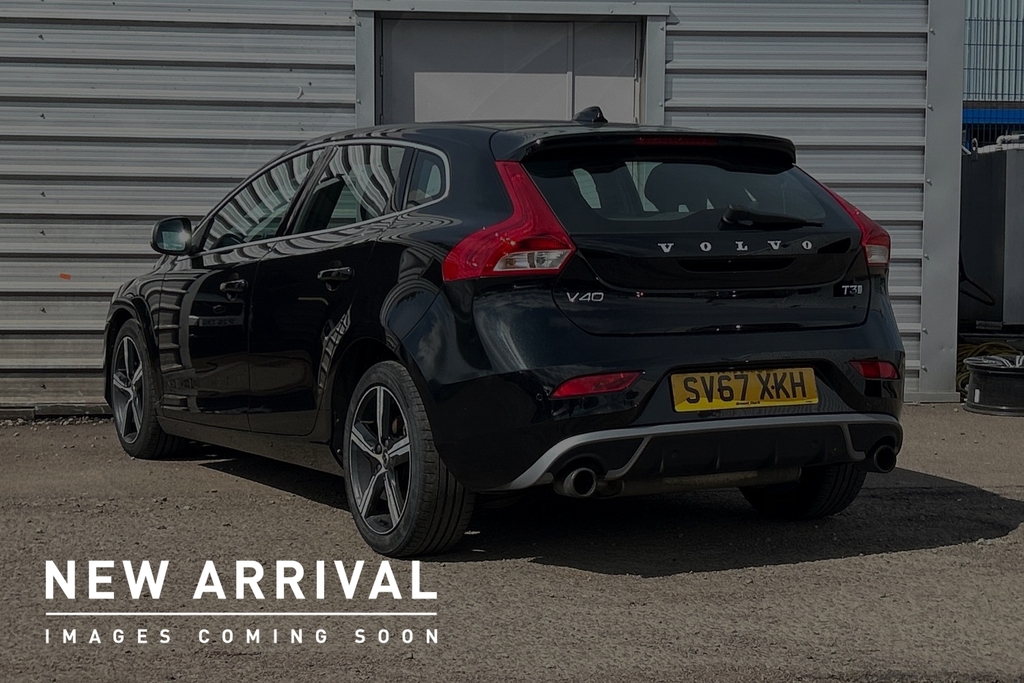 Volvo V40 T3 R-design Black #3