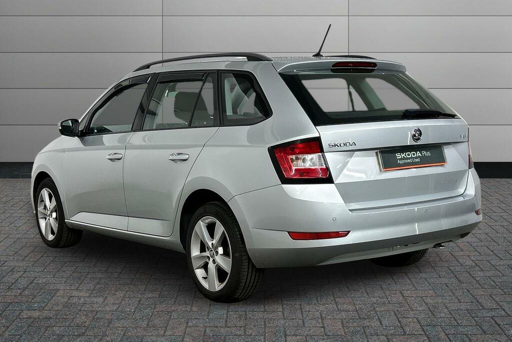 Skoda Fabia 1.0 Tsi 110 Se L Dsg Silver #3