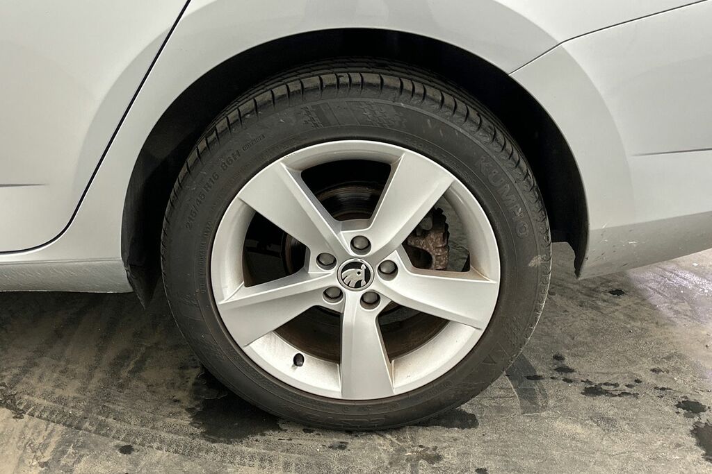 Skoda Fabia 1.0 Tsi 110 Se L Dsg Silver #5