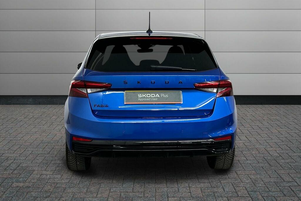 Skoda Fabia Fabia 1.0 Tsi 110 Se Comfort Dsg Blue #7