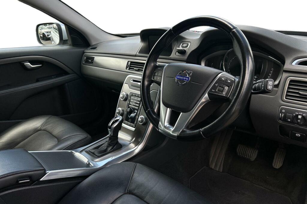 Volvo XC70 D5 Se Lux Nav Winter Pack Red #10