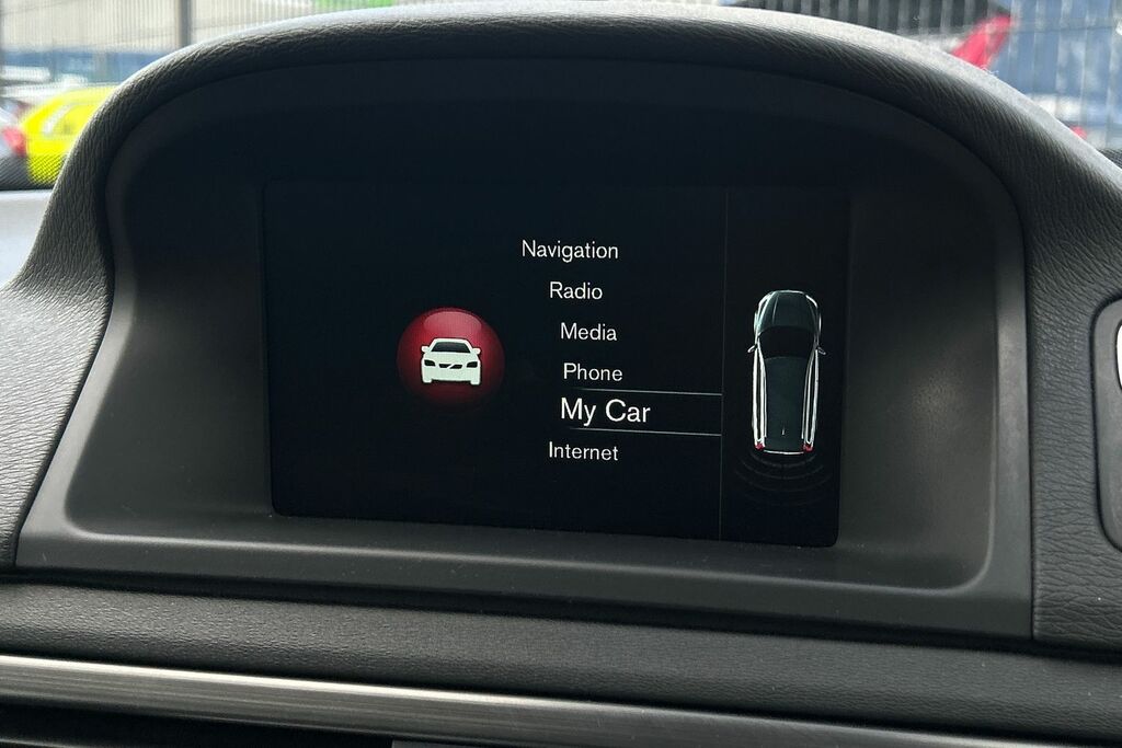 Volvo XC70 D5 Se Lux Nav Winter Pack Red #16
