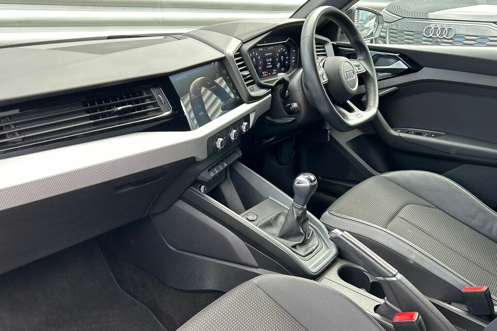 Audi A1 Black Edition 30 Tfsi 110 Ps 6-Speed ST72YPN White #2