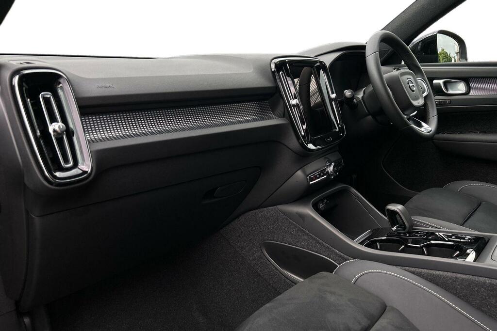 Volvo XC40 Ultimate, B4 Mild Hybrid, Dark SR23GKX Silver #2