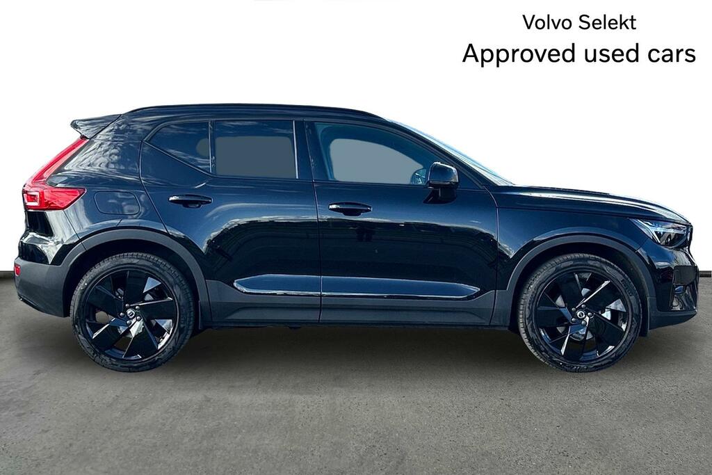 Volvo XC40 2.0 B3p Plus Black Edition Black #4