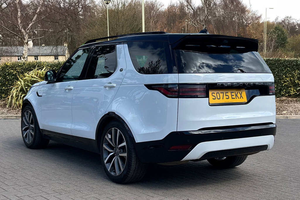 Land Rover Discovery D350 Dynamic Se White #2