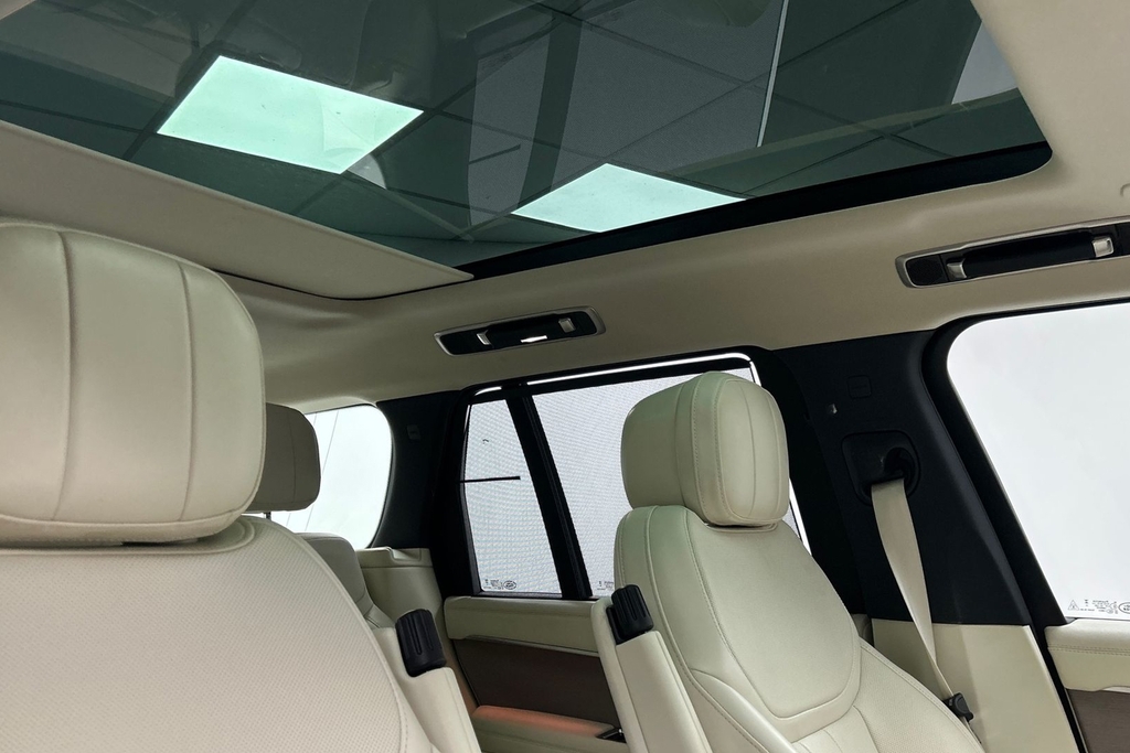 Land Rover Range Rover P460e Swb Gold #21