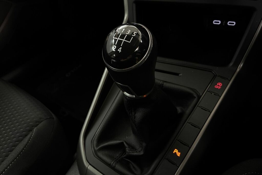 Volkswagen Polo Active White #22