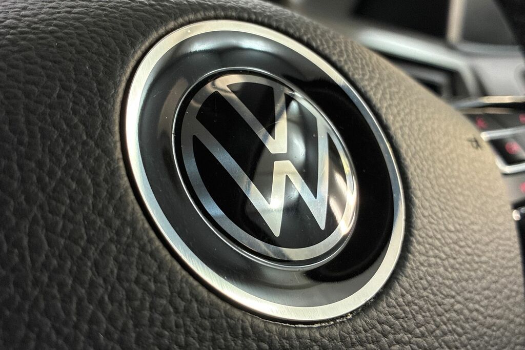 Volkswagen Polo Active White #27