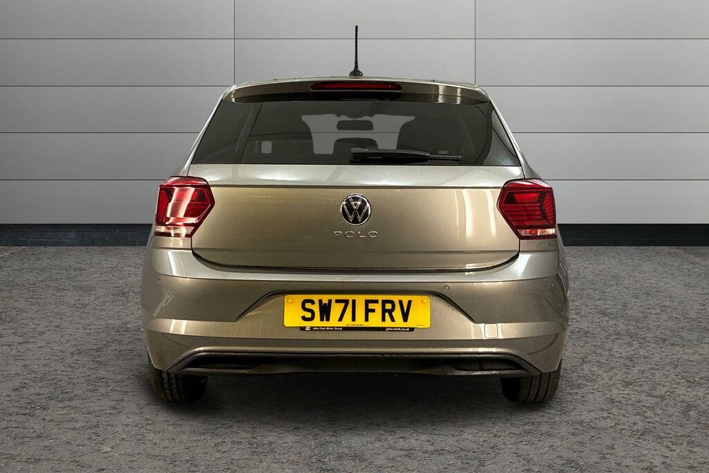 Volkswagen Polo Active White #7
