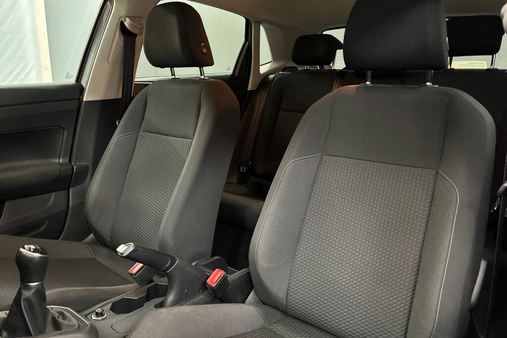 Volkswagen Polo Active White #16