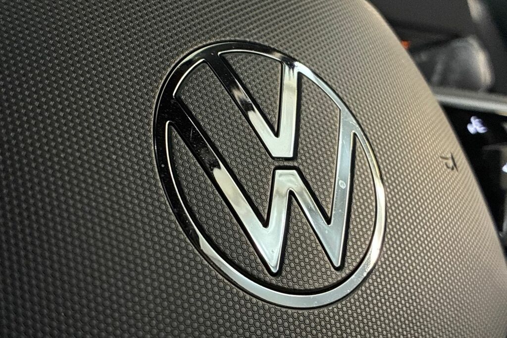 Volkswagen Golf Life Black #24