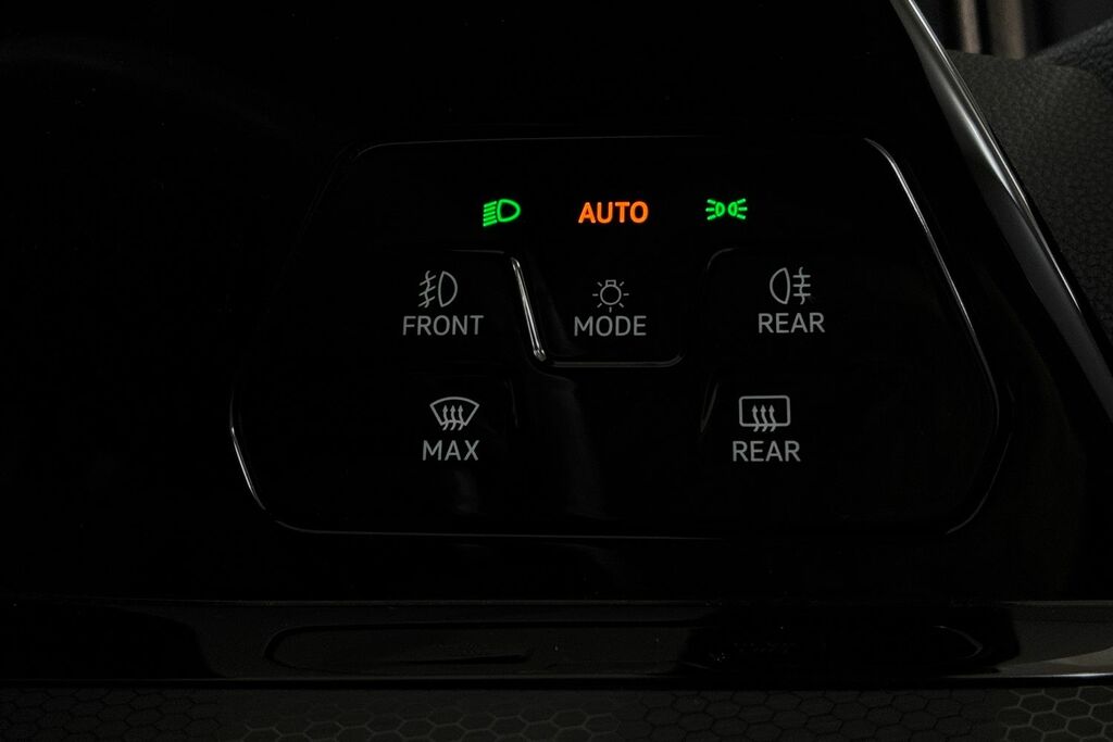 Volkswagen Golf Life Black #26