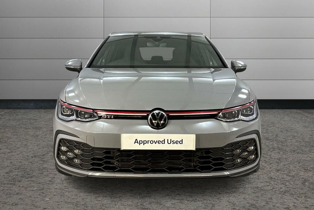 Volkswagen Golf Life Black #8