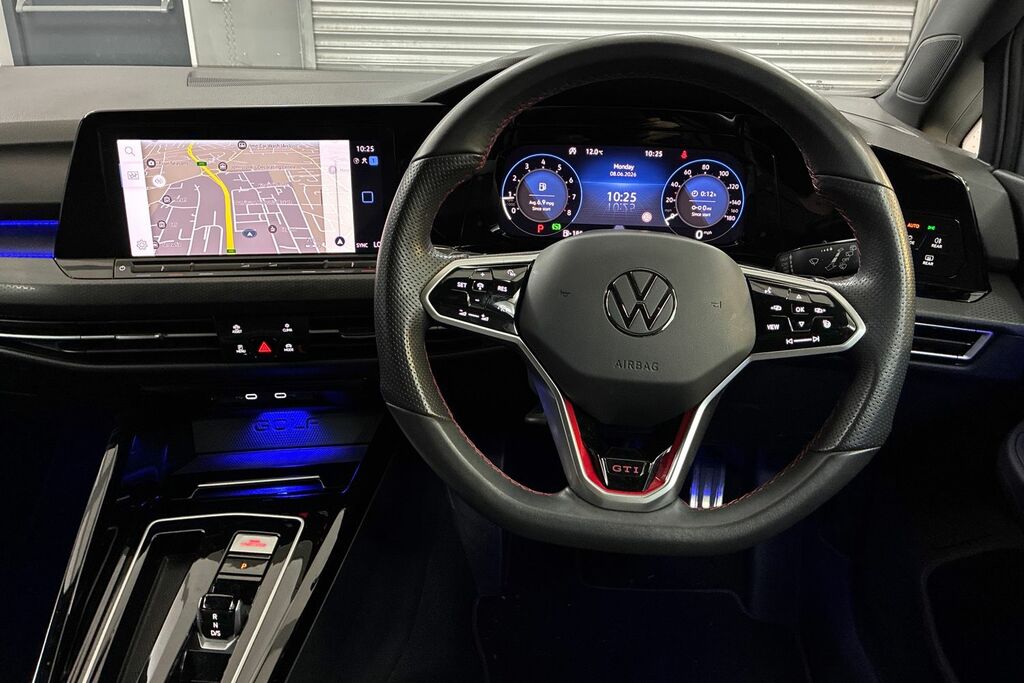 Volkswagen Golf Life Black #13