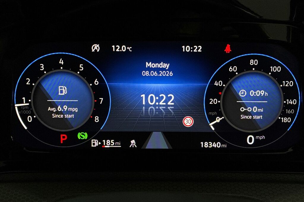 Volkswagen Golf Life Black #15