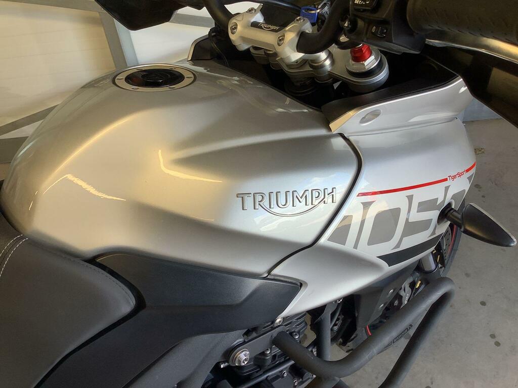 Triumph  Triple 765 Rs Silver #5