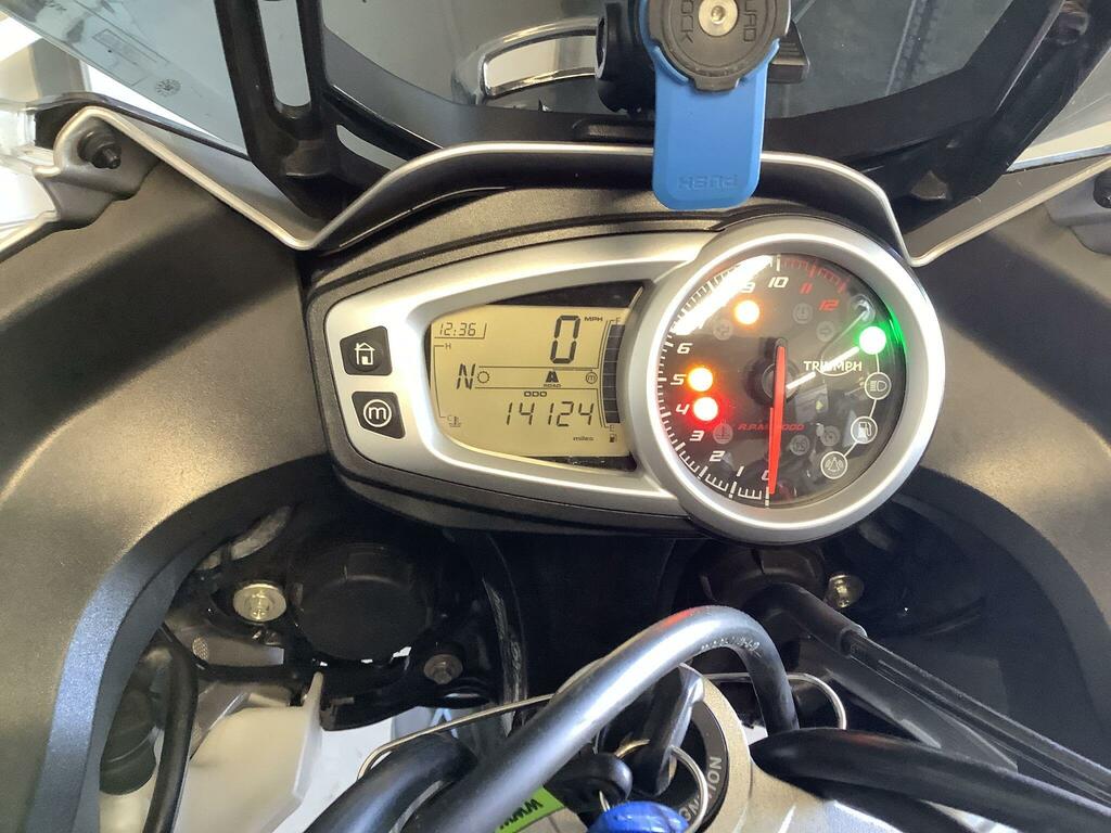 Triumph  Triple 765 Rs Silver #15