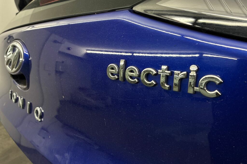 Hyundai Ioniq Hatchback Silver #16