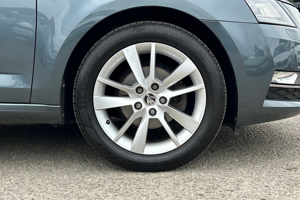 Skoda Octavia 1.6 Tdi Cr Se L Grey #5