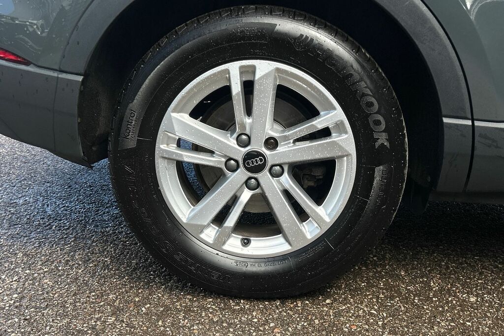 Audi Q3 1.5L S Line Black #5