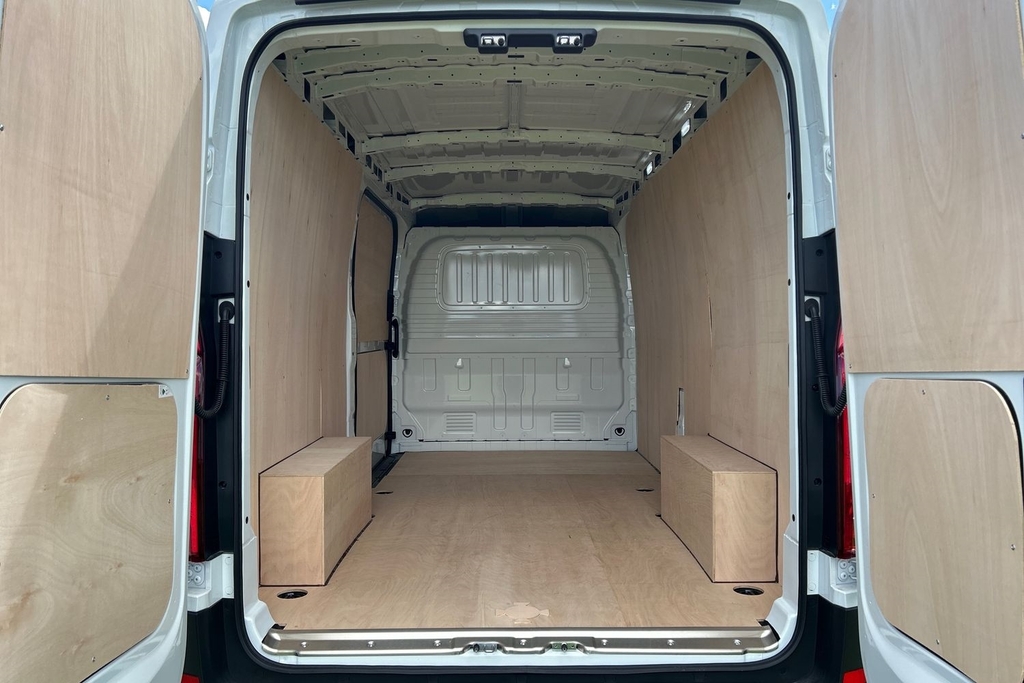 Maxus Deliver 9 Diesel Silver #21