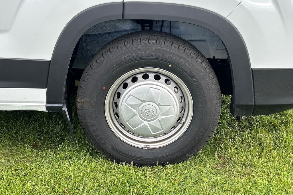 Maxus Deliver 9 Diesel Silver #10