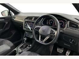 Volkswagen Tiguan Active Black #36